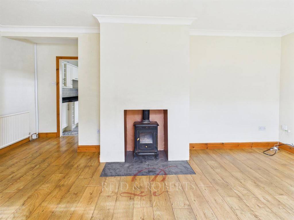 Property photo 3 of 26 Cam05148G0-Pr0075-Still008.Jpg