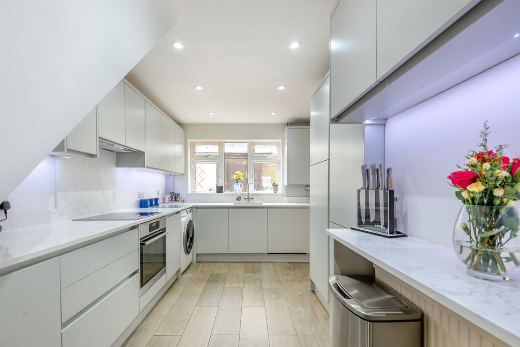 Property photo 2 of 22