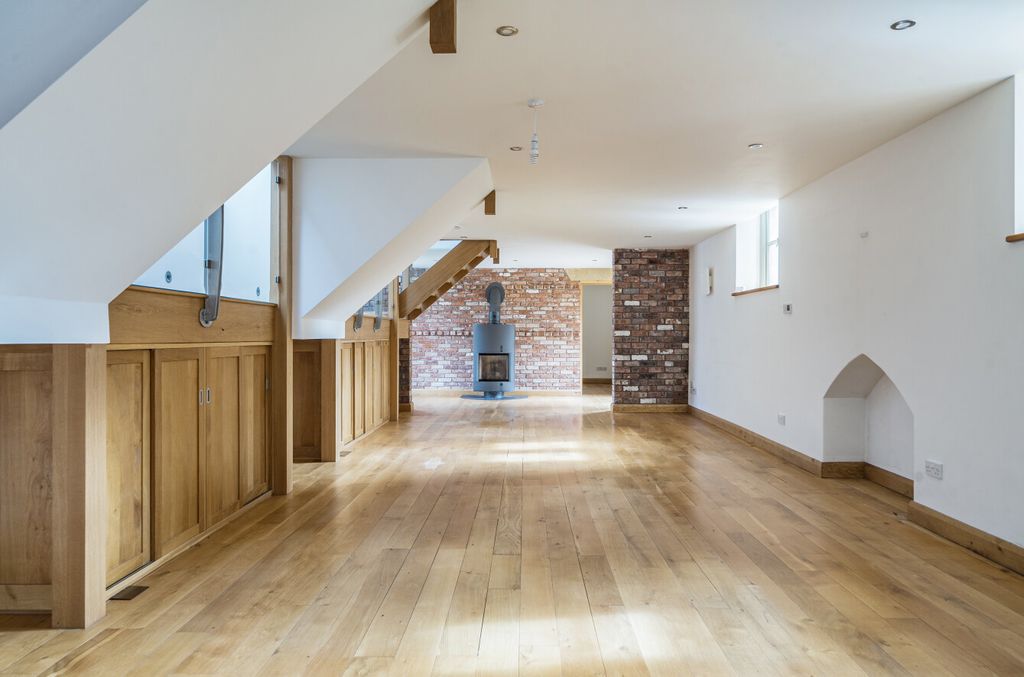 Property photo 2 of 30 Huntsham Seddons