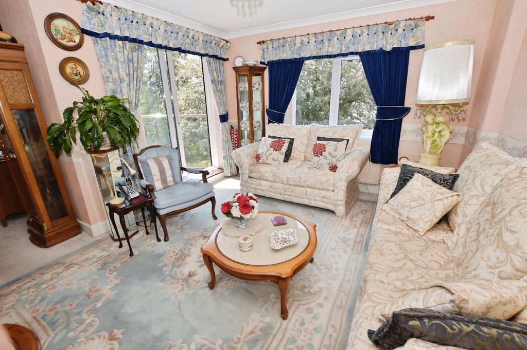 Property photo 3 of 15 Pbox-Img.Jpg