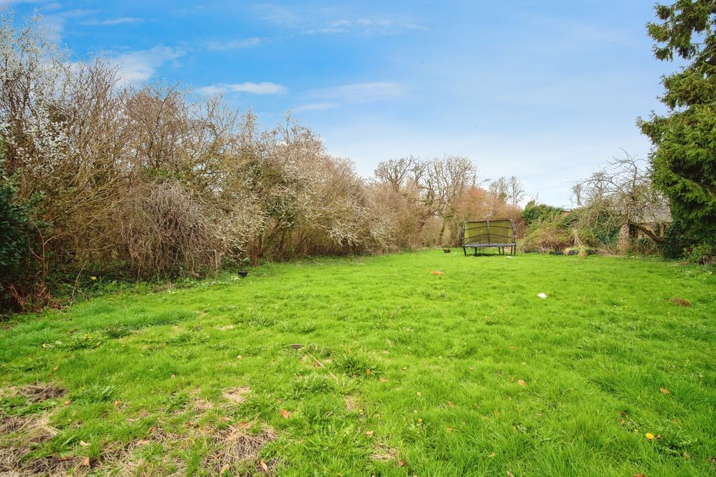 Property photo 2 of 19