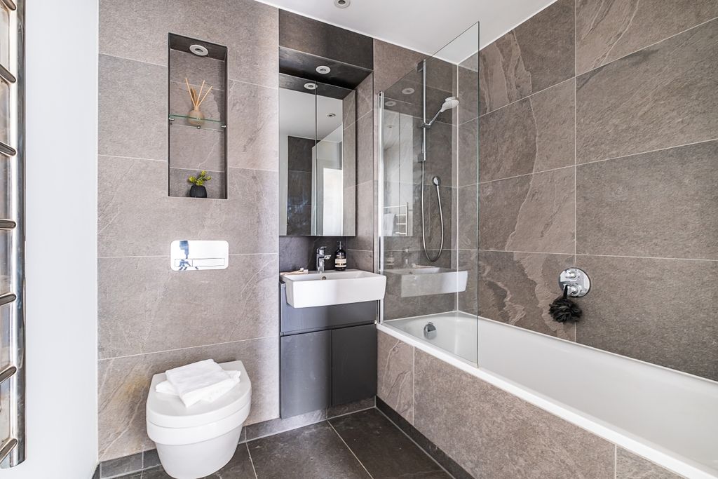 Property photo 3 of 8 4-Caro-House-010