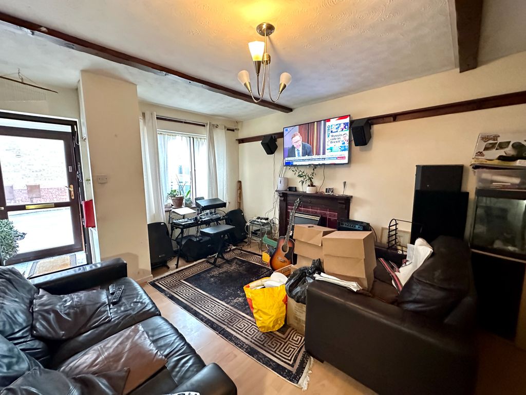 Property photo 2 of 8