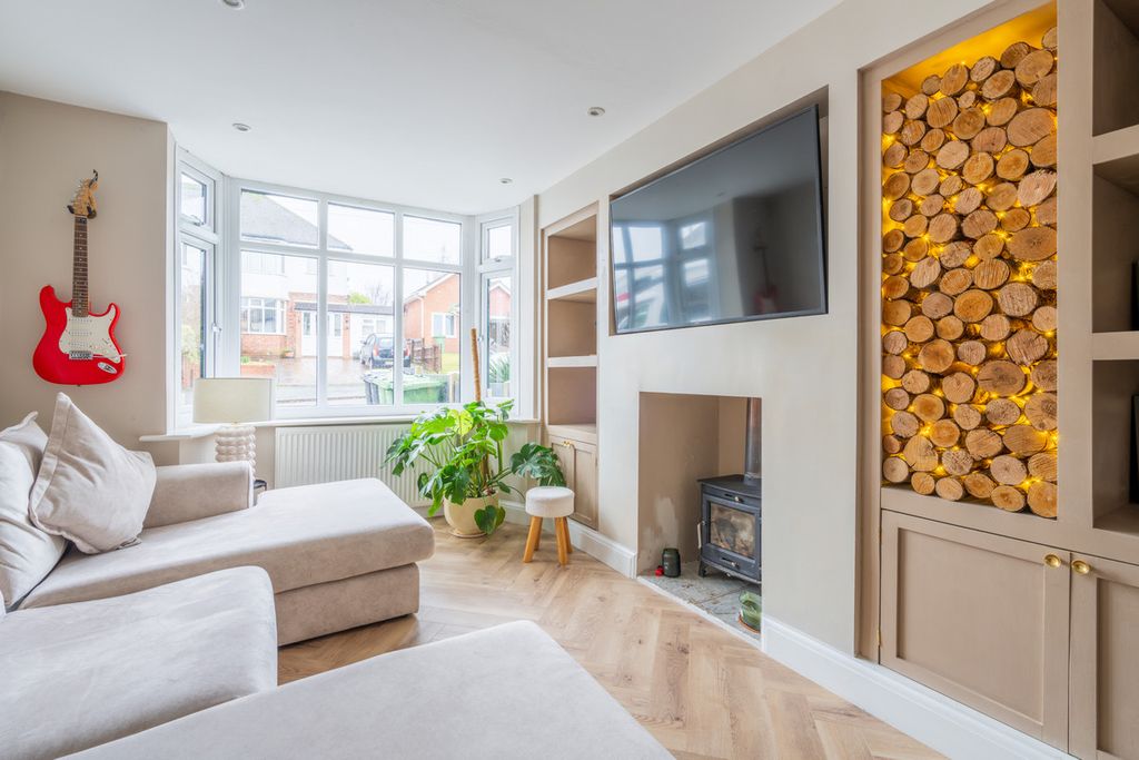 Property photo 2 of 21