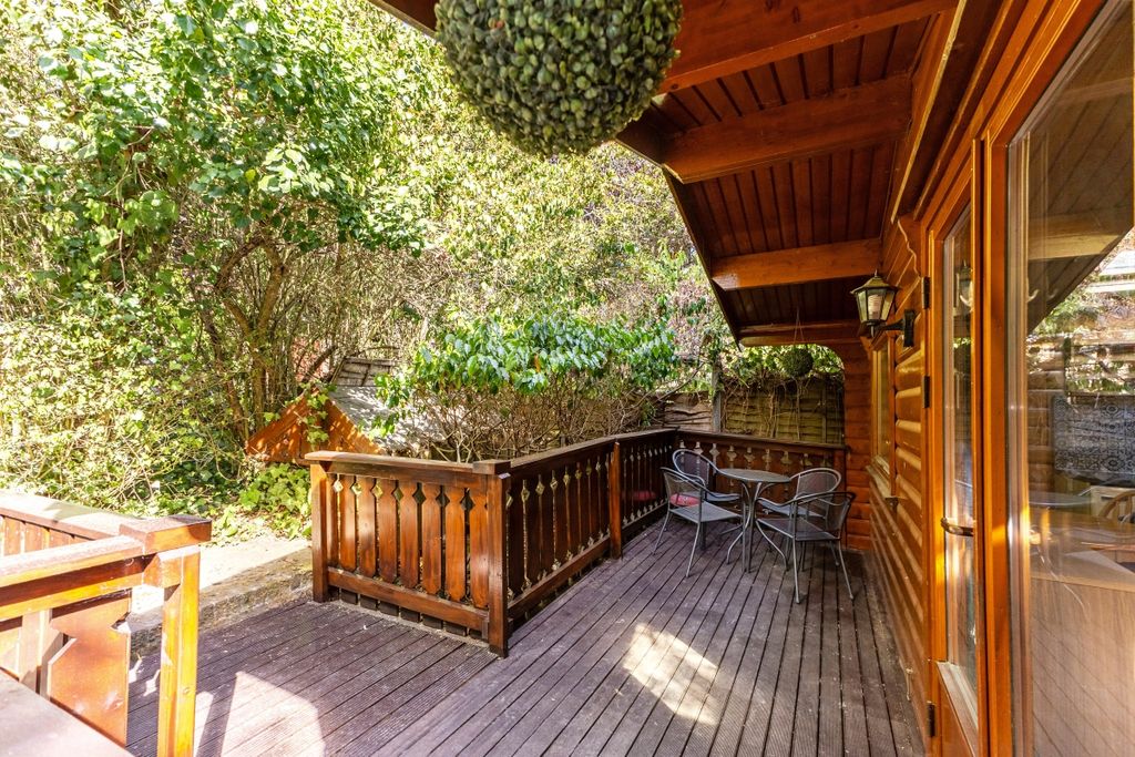 Property photo 3 of 17 113603_High Trees...