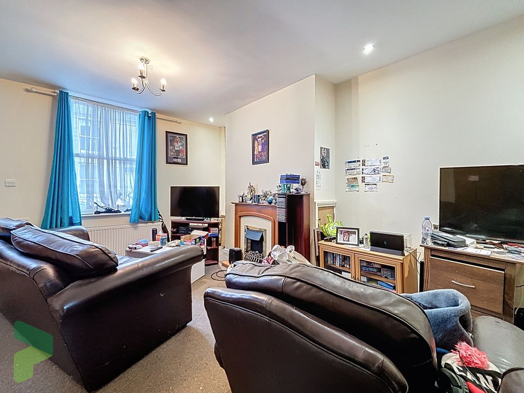 Property photo 2 of 13 Living Room