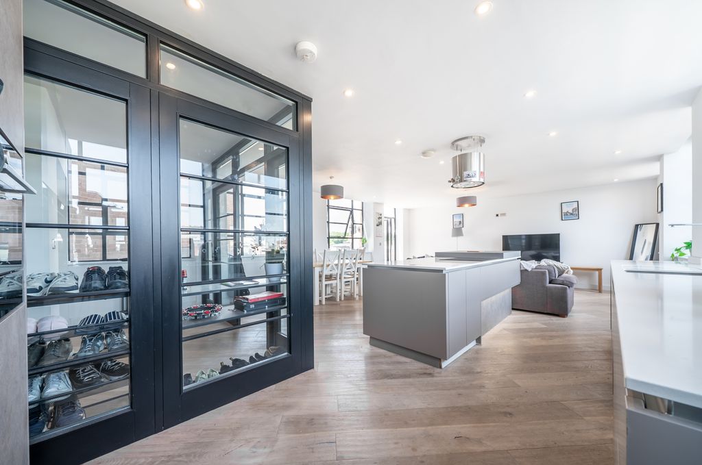 Additional image 2 of 4 bed flat for saleLivery Street, Jewellery Quarter B3