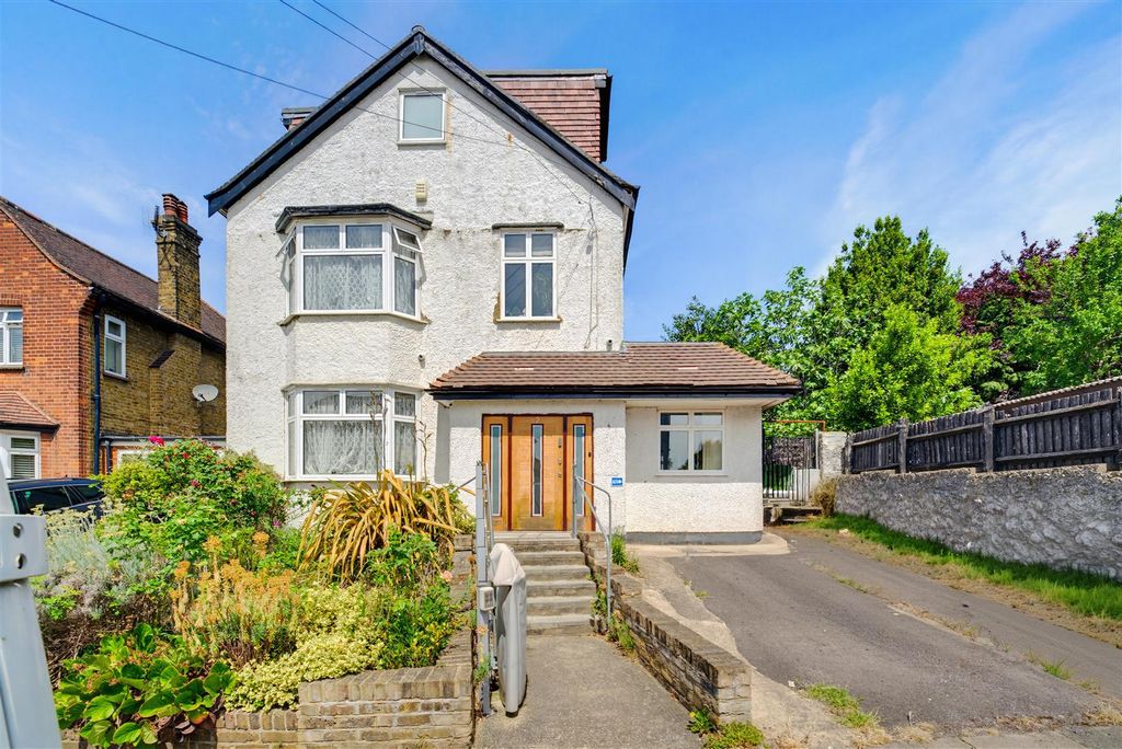 Property photo 1 of 22 2 Studland Road.Jpg