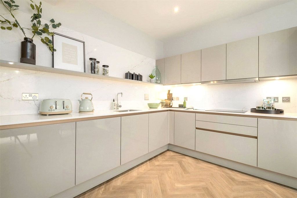 Property photo 1 of 25 Kitchen/Dining