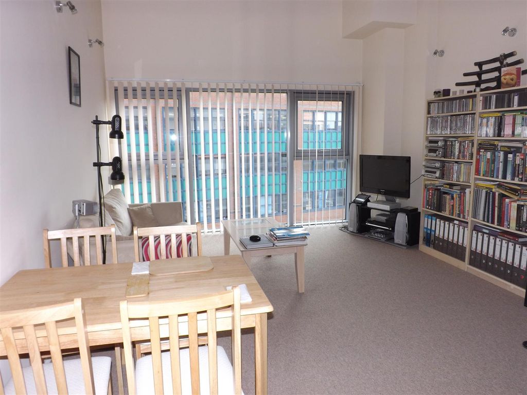 Property photo 3 of 5 Living Room