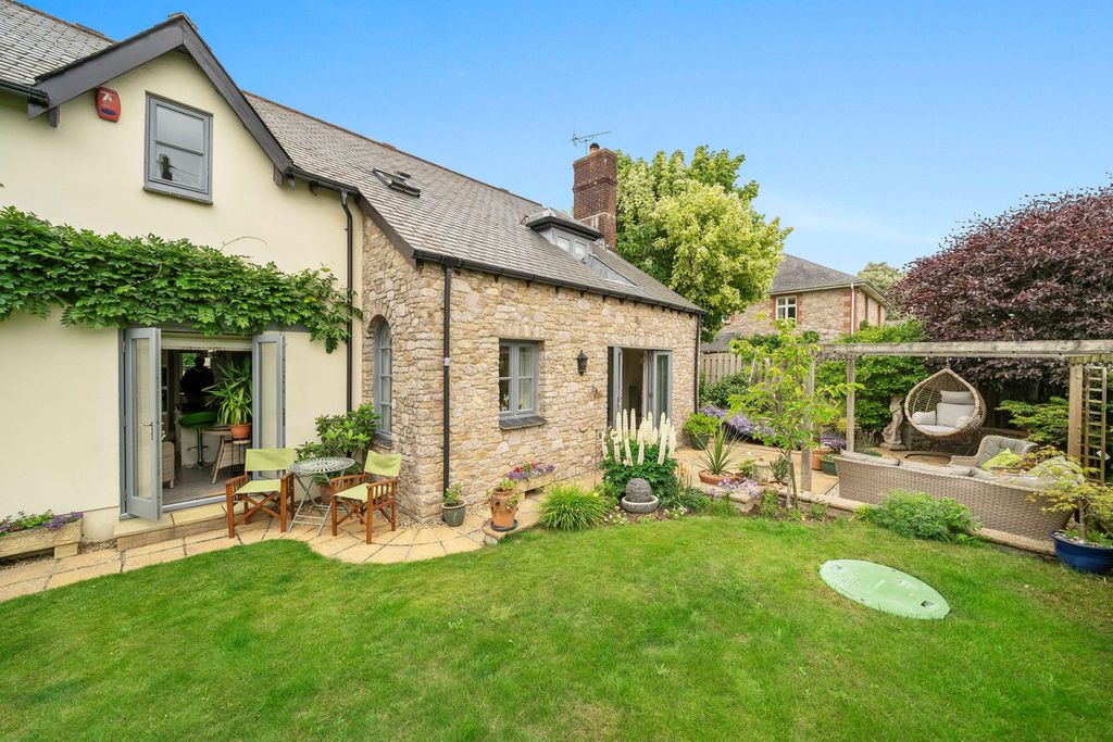 Property photo 1 of 23