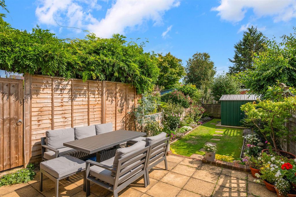 Property photo 2 of 17 Endsleigh Road (15).Jpg