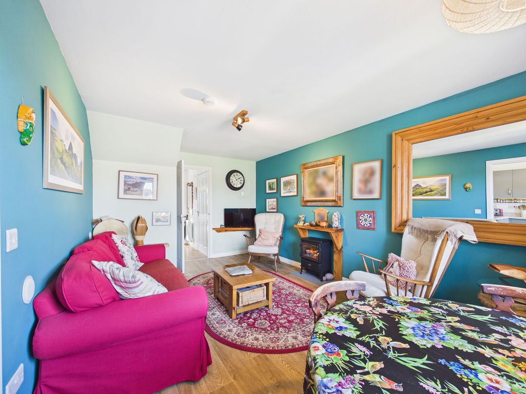 Property photo 2 of 17 Lounge