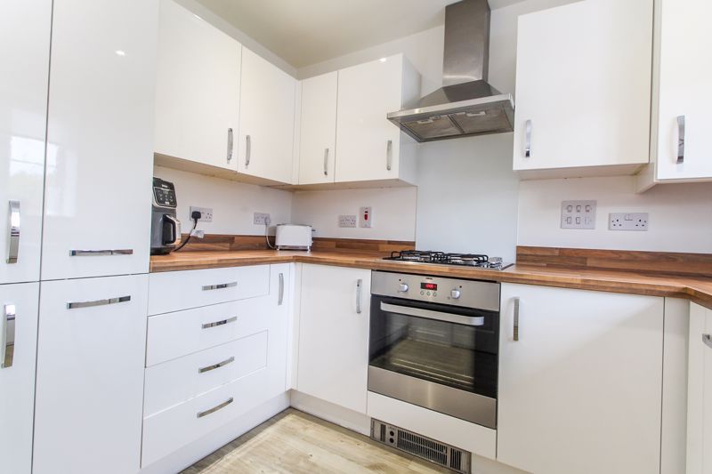 Property photo 2 of 16 Kitchen