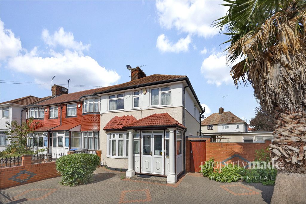 Property photo 1 of 39 Picture No. 12
