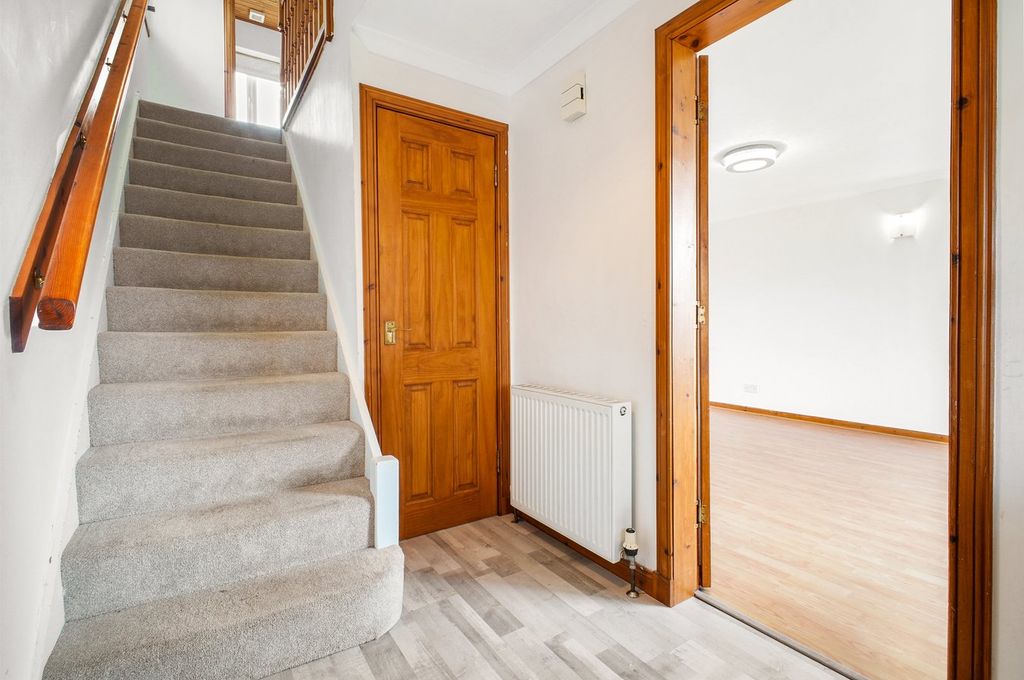 Property photo 2 of 26