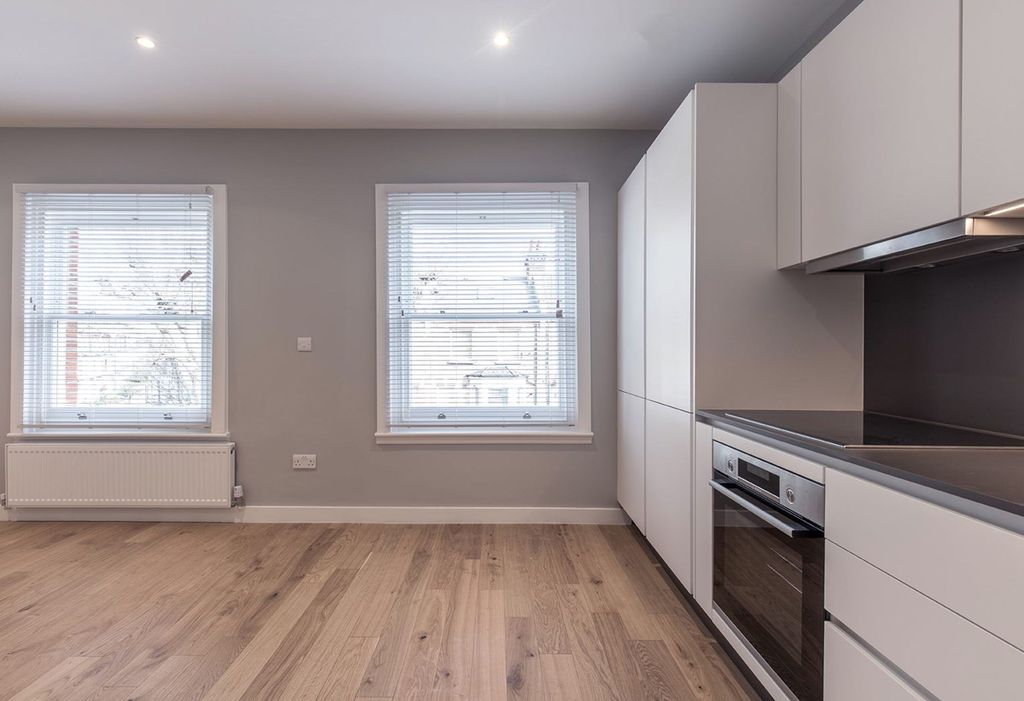 Property photo 2 of 20 Kitchen