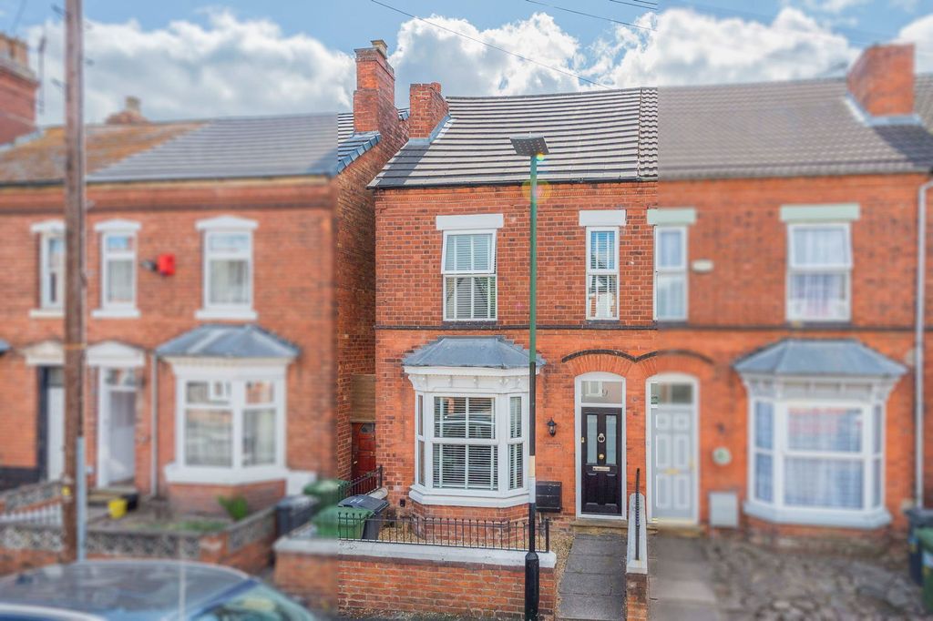 Property photo 1 of 33