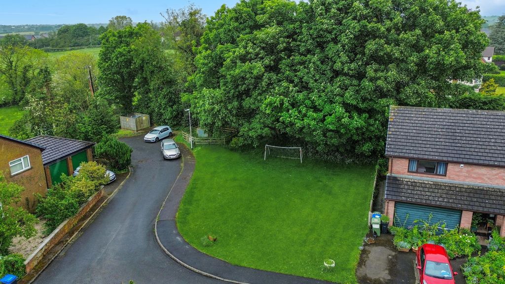 Property photo 1 of 5