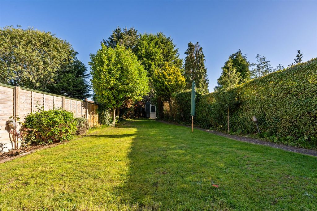 Property photo 2 of 15 100 Kimberley Road_16.Jpg