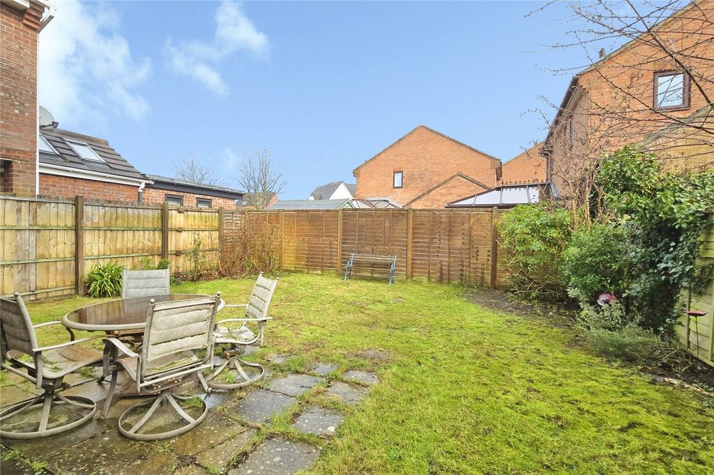 Property photo 2 of 17 Garden