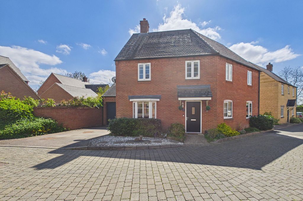 Property photo 1 of 27