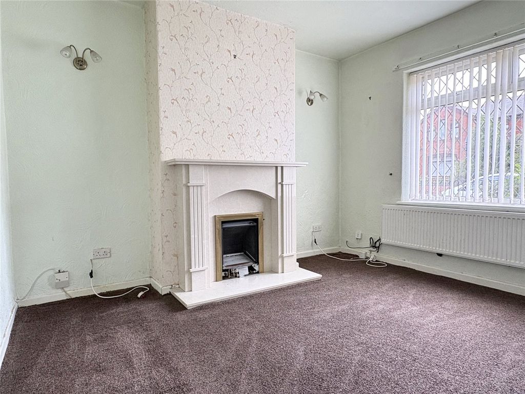 Property photo 3 of 16 Dining Room