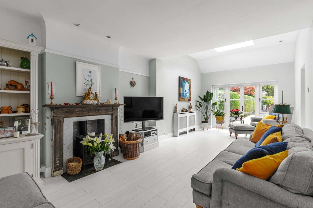 Property photo 3 of 17