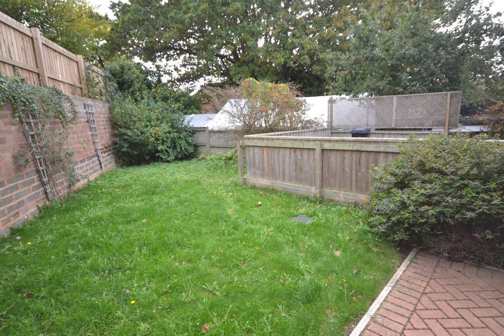 Property photo 2 of 14 Front Garden