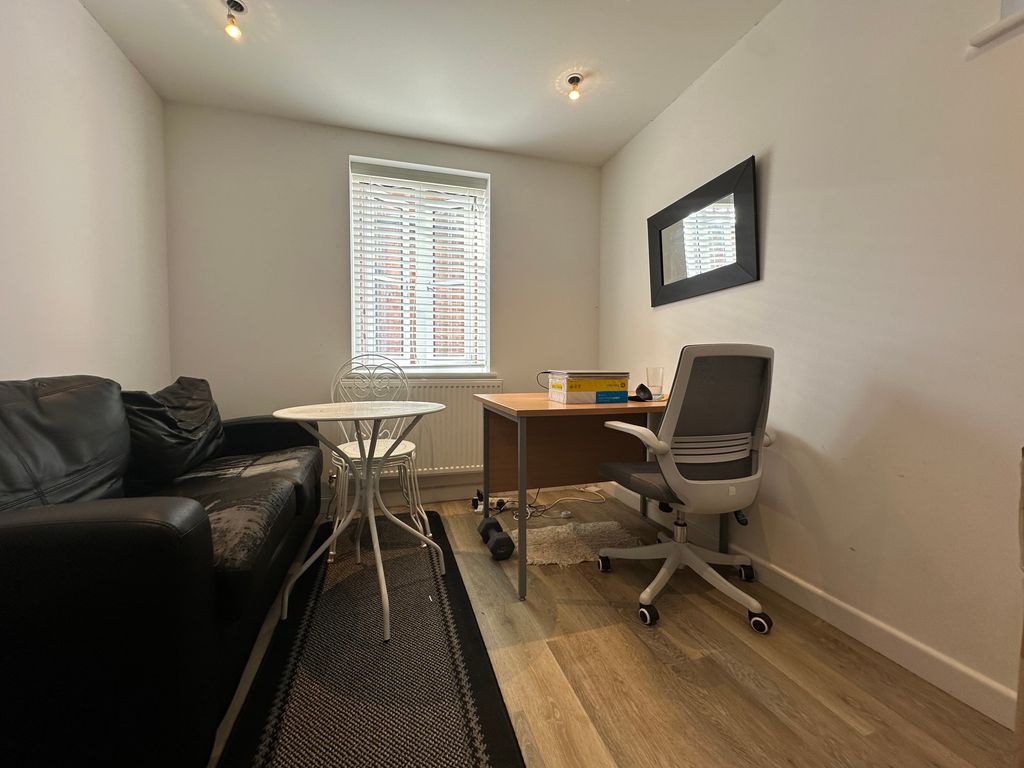 Property photo 3 of 9 Image