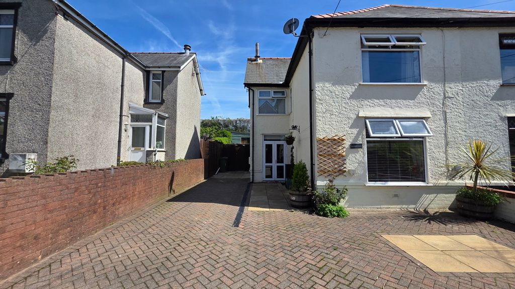 Property photo 2 of 31
