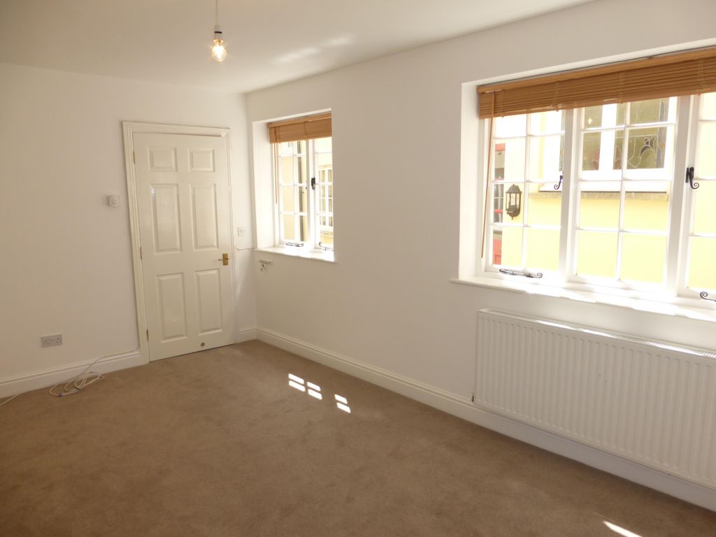 Property photo 3 of 8 Living Room
