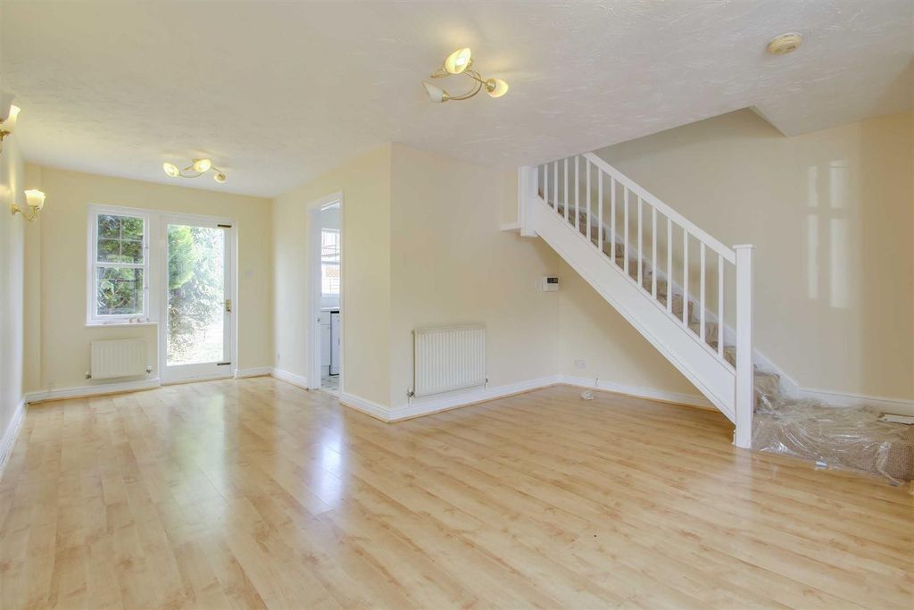 Property photo 2 of 8