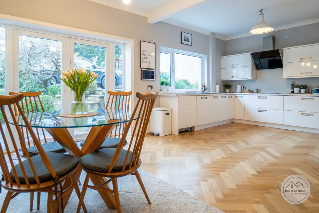 Property photo 3 of 39