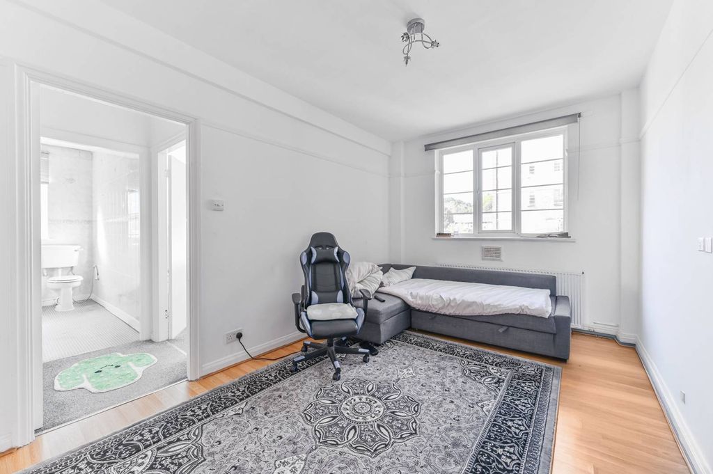 Property photo 1 of 8