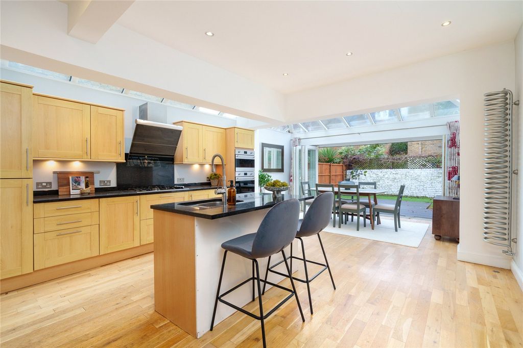 Property photo 1 of 11 Kitchen
