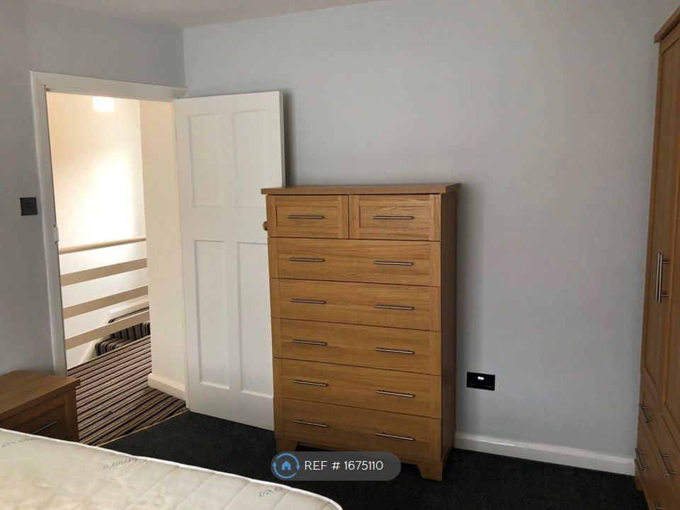 Property photo 2 of 26 Large Double Bedroom £950 Plus Private Office