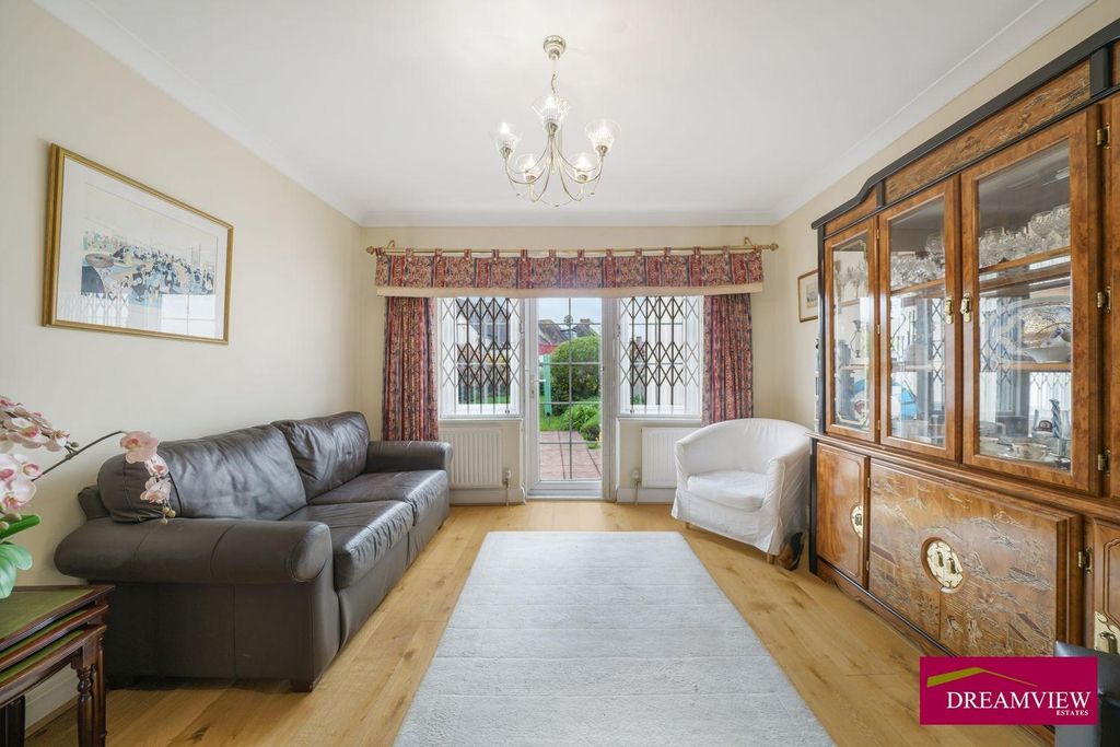 Property photo 3 of 20 Gallery