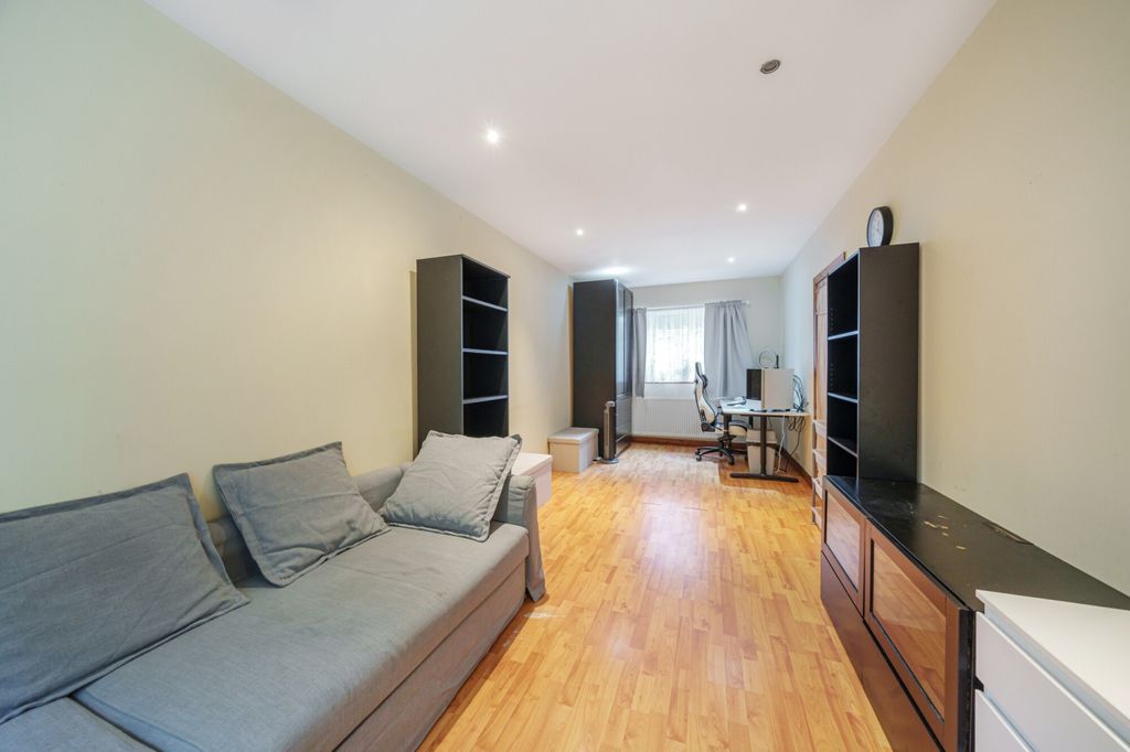 Property photo 3 of 17 1035793 (16)