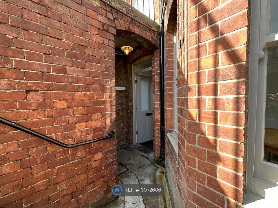 Property photo 2 of 32 Entrance