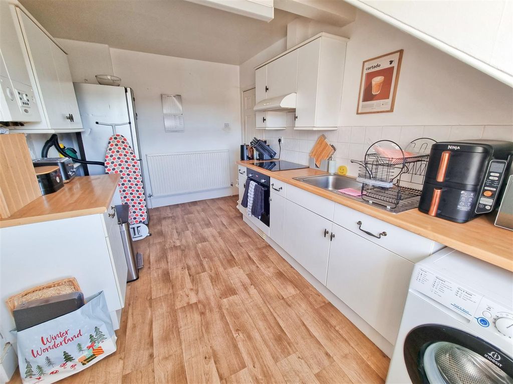 Property photo 2 of 7 Kitchen 1.Jpg