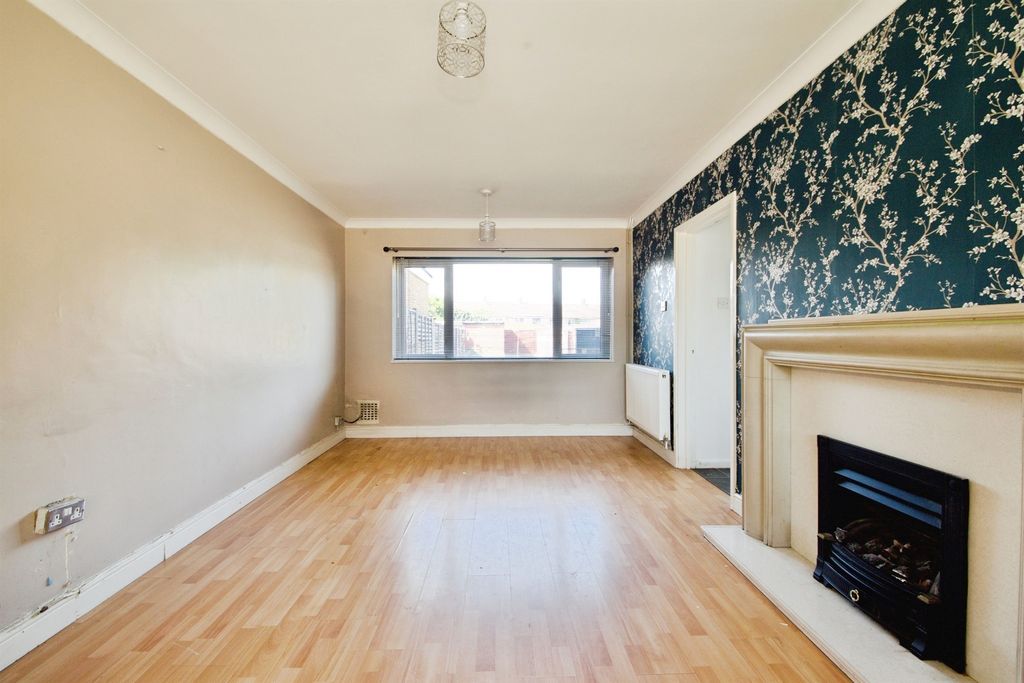 Property photo 3 of 14