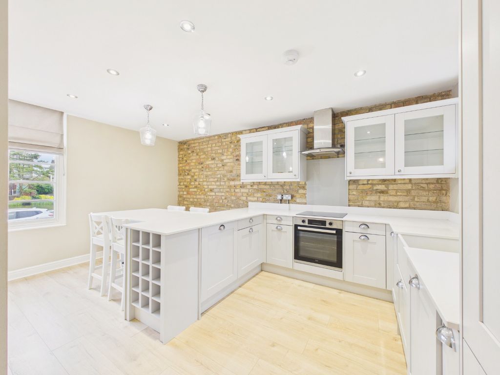 Property photo 2 of 11 5096993