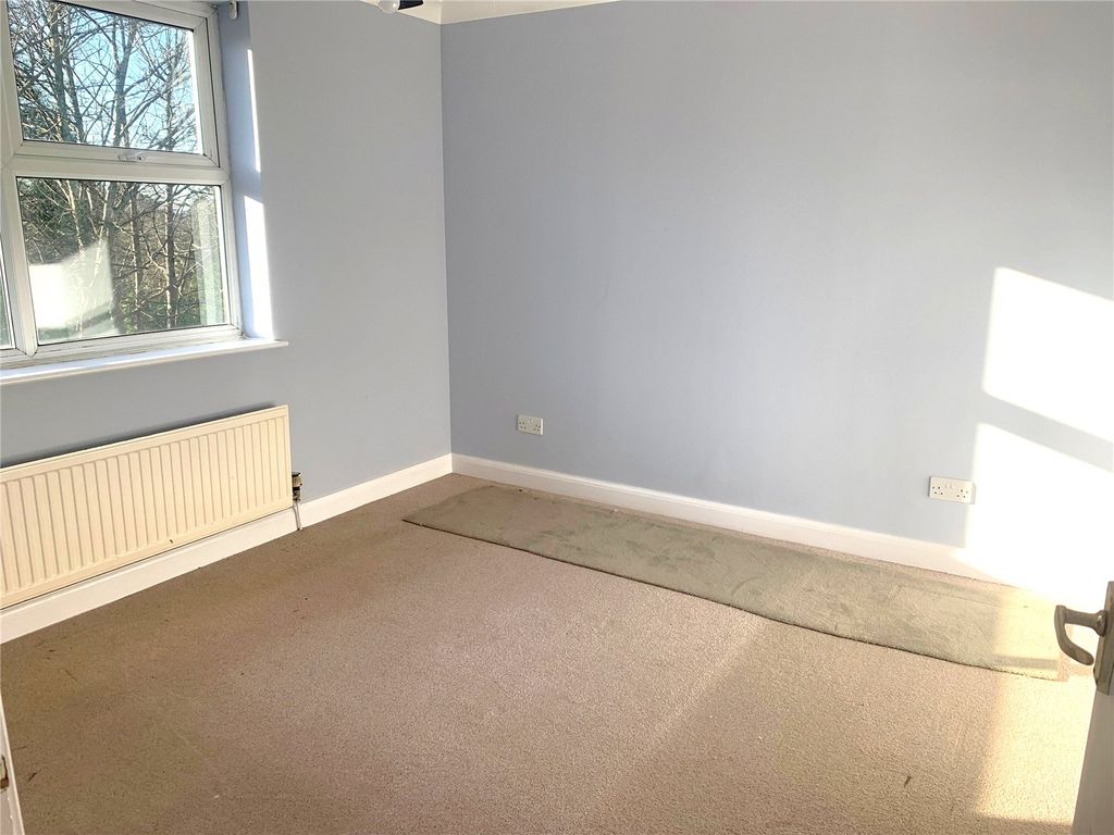 Property photo 3 of 10 Bedroom