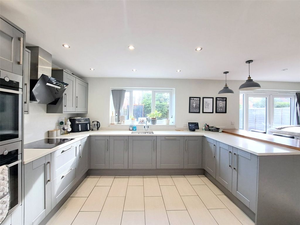 Property photo 3 of 16 Picture No. 31