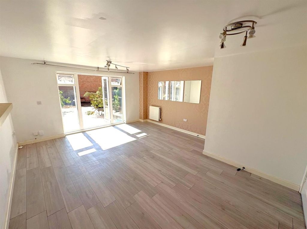 Property photo 3 of 24 ce7c3Eb2-E145-4373-Aee3-5Db84E6Eeb5E.Jpg
