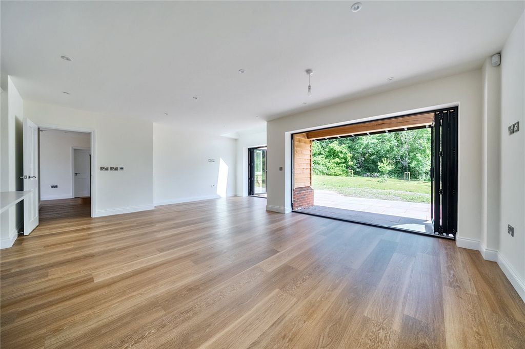 Property photo 2 of 15 Picture No. 02