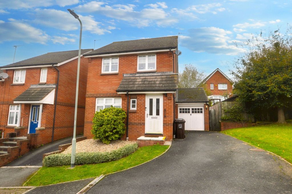 Property photo 1 of 18 Front