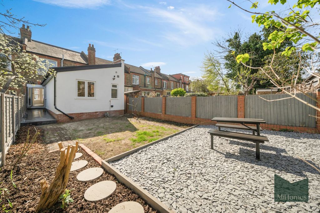 Property photo 2 of 13