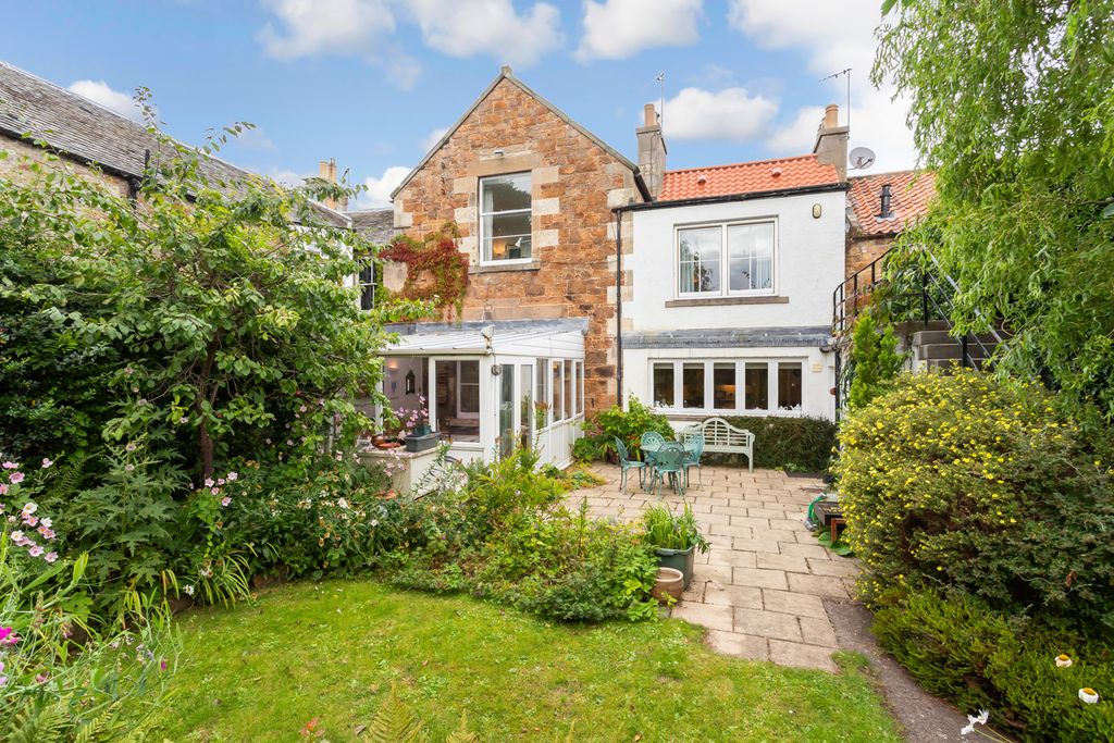 Property photo 1 of 23